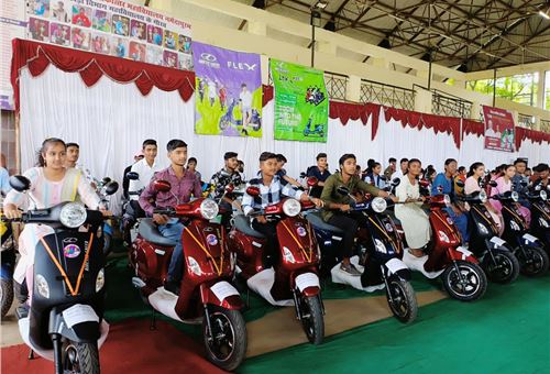 Top-performing students in Madhya Pradesh get Kinetic Flex e-scooters