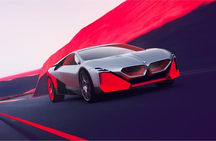 The BMW Vision M NEXT’s exterior exudes BMW sports-car DNA.
