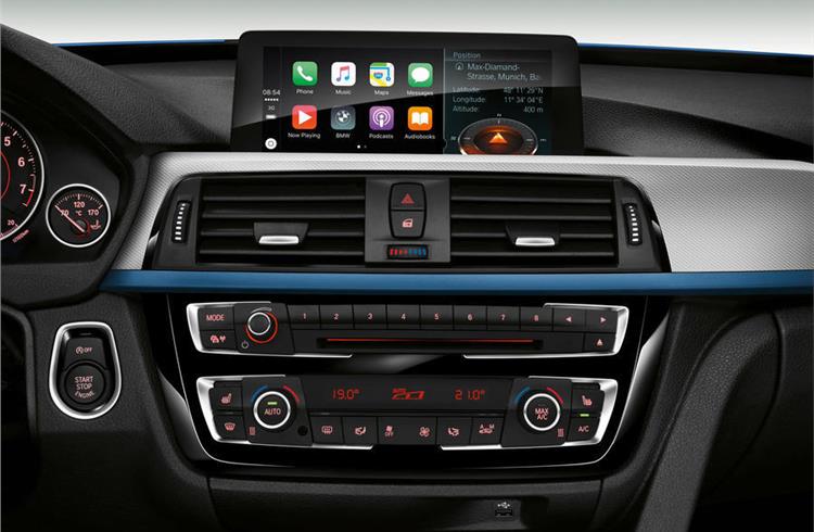 BMW to provide Apple CarPlay free for life in UK