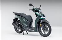 SH125i Vetro is a special edition model that features distinctive semi-transparent unpainted green fairing panels.