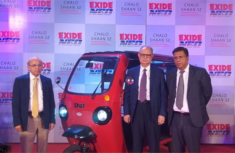 L-R: Gautam Chatterjee, MD & CEO, Exide Industries; Subir Chakraborty, Deputy MD and Arun Mittal, Director — Automotive, Exide Industries with the Exide Neo.