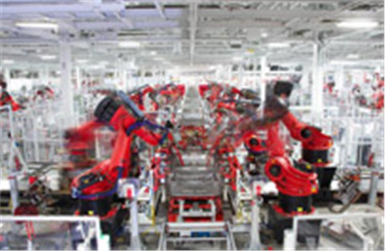 Tesla ups pressure on workforce to meet Model 3 production targets