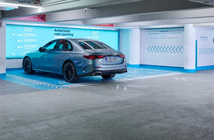 In November 2022, Mercedes-Benz and Bosch received the world’s first approval for commercial use of their highly automated and driverless parking function in Germany.