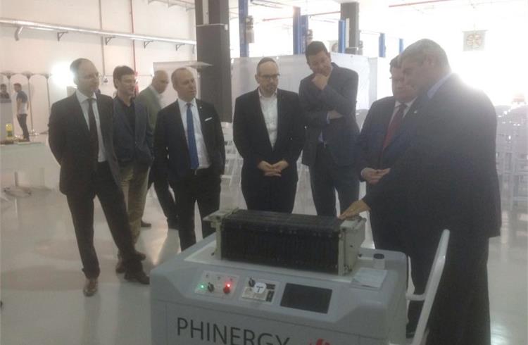 Phinergy claims its air-electrode technology has enabled it to master the metal-air reaction process and develop an aluminium-air system with a lifespan of thousands of working hours (Twitter: Canada in Israel)
