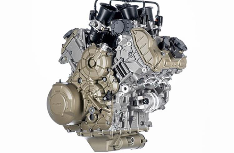 The new V4 Granturismo, Euro 5-compliant engine develops 170hp at 10,500rpm and a maximum torque of 125 Nm at 8,750rpm.