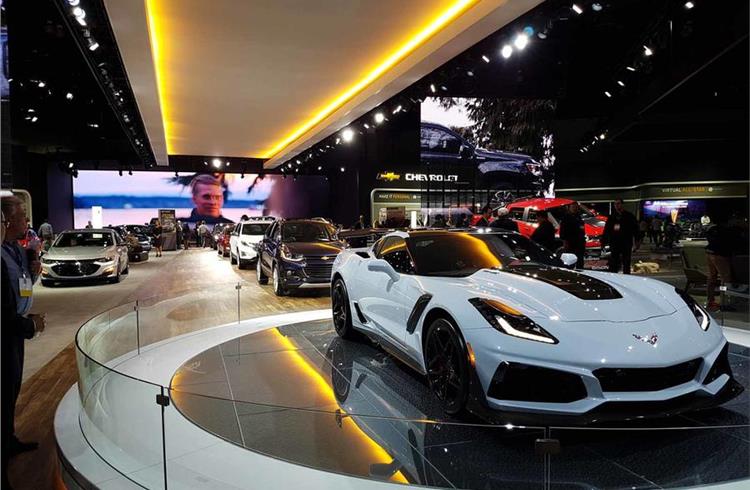 Even the Corvetee couldn't lure many people into Chevrolet's LA stand