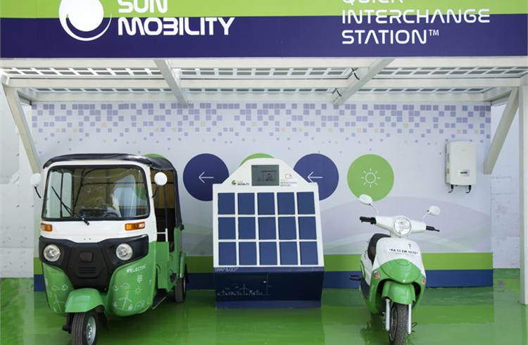 Sun Mobility, which is advocating speedy battery swapping tech for the Indian e-mobility industry, has what it claims to be the world’s first interoperable battery swapping station for 2- & 3-wheelers