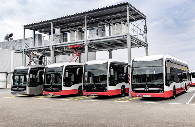Electric charging station for Mercedes-Benz eCitaro with all-electric drive at the Mannheim bus works. Connection power of 1.2 MW, 4 parking bays for charging via cable, pantograph and charging rail.