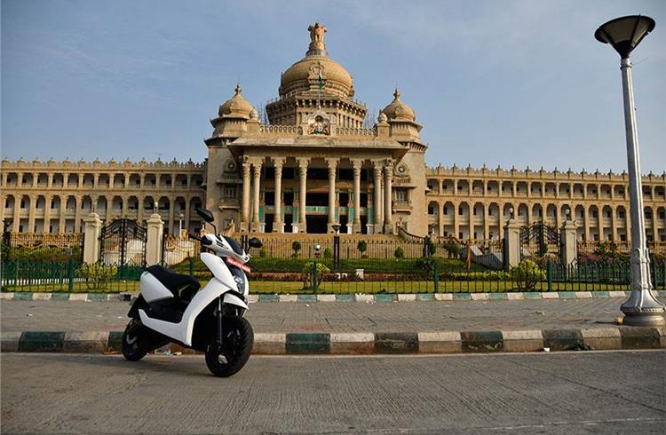 Ather delivers its first leased scooter in India