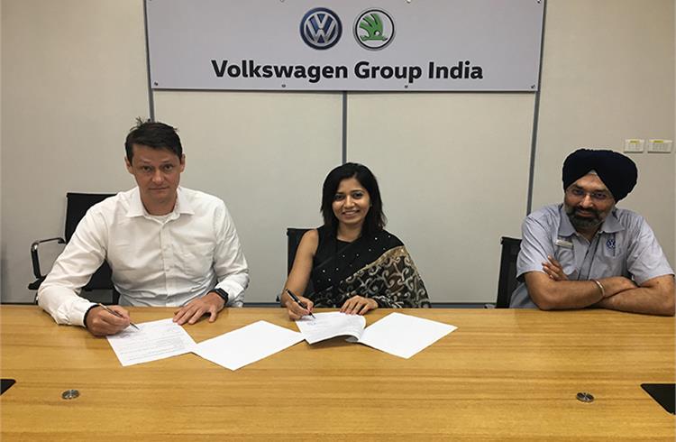Jan Frydrych, HR Dir, Volkswagen Group India and Gurpratap Boparai, MD, Volkswagen India Private Limited signing the Mou with Priti Khare, CEO, Lila Poonawalla