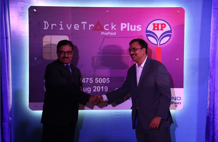 L-R: TR Sundararaman, executive director-HPCL and Vinod Dasari, managing director, Ashok Leyland at the launch of the eN-Dhan fuel card