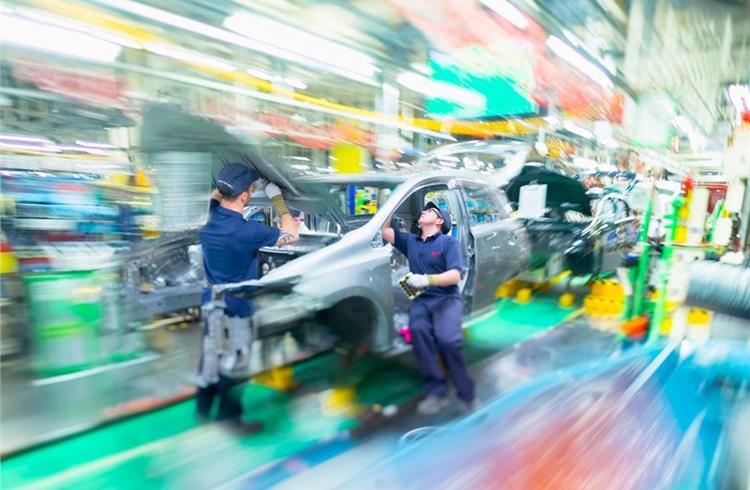 SMMT calls on British Chancellor to aid car industry as production falls
