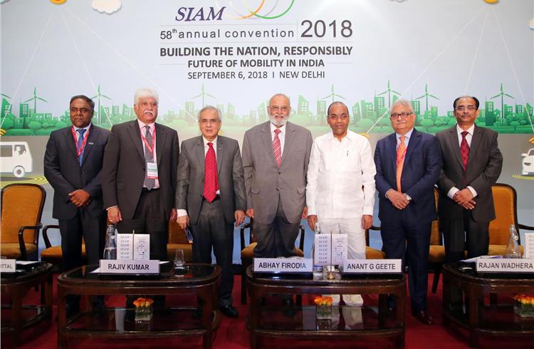 SIAM calls for long-term policy roadmap to enable smooth transition to future mobility