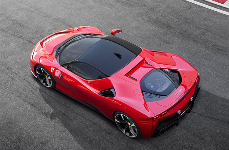 The heart of the car is Ferrari’s award-winning ‘F154’ twin-turbocharged V8, bored out from the 3902cc of the 488 Pista to 3990cc.