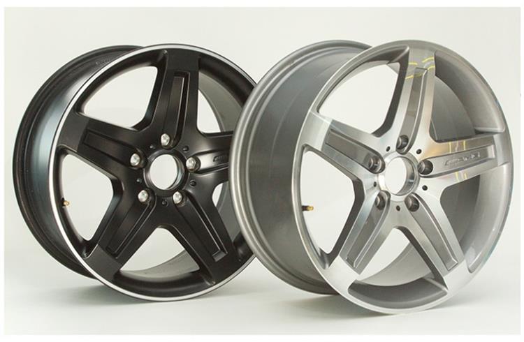 Rims after stress test: Original (left) and counterfeit (right)