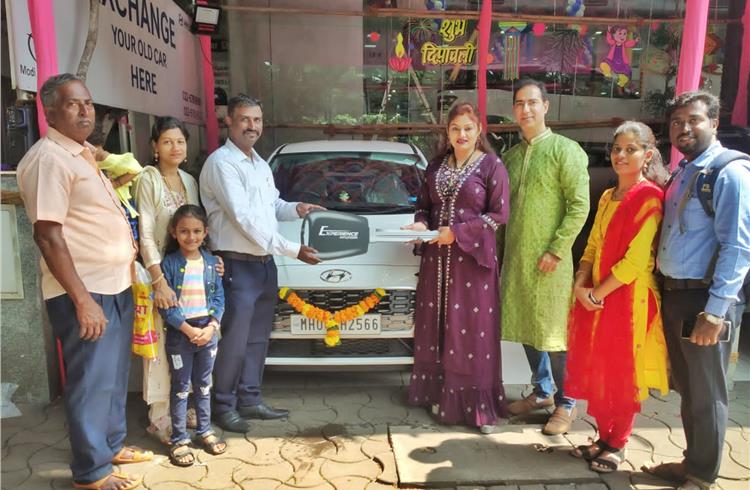 October car retail to hit new peak of 3.85 lakh units, festive fervour saw sales of 8 cars per minute this month