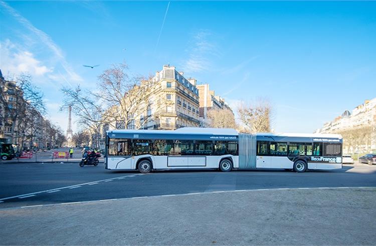 MZA has also ordered 30 articulated Solaris Urbino 18 CNG buses, each with a 135 passenger-carrying capacity.