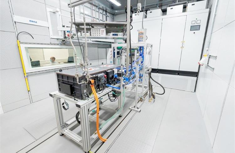 Under Pressure: A fuell cell system is being tested at MAHLE, delivering valuable data for the development of all peripheral component for fuel cell systems by MAHLE.