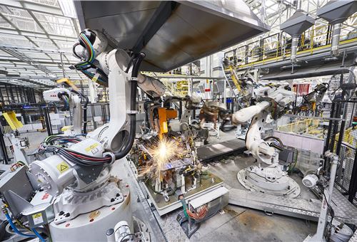 ABB Robotics gives a helping hand to Renault Group’s EV production network