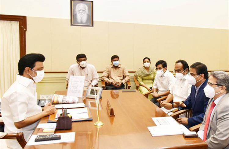 Tata Motors' Executive Director Girish Wagh and team with Tamil Nadu Chief Minister today. Image: CMO Tamil Nadu/Twitter)