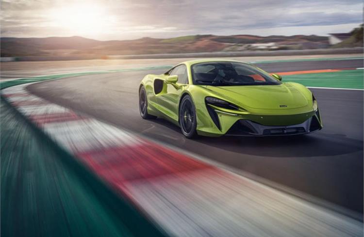 McLaren unveils 330kph plug-in hybrid Artura supercar