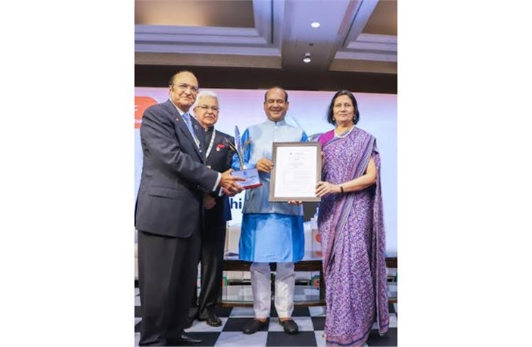 Dr Raghupati Singhania gets ‘Lifetime Achievement Award 2022’ 