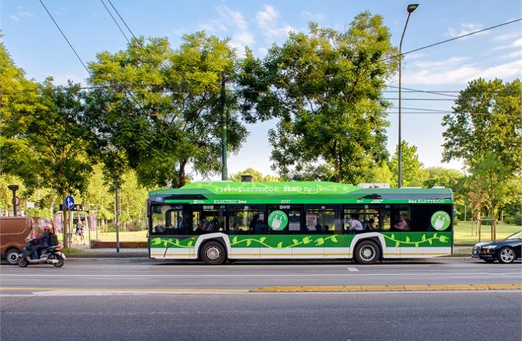 Milan buys another 100 Solaris Urbino 12 electric buses