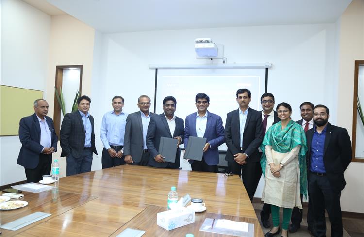 The MoU was signed by Suresh D and Rafiq Somani. The inauguration was attended by (L-to-R) Vishwas Vaidya; Vinay Pawar; Ganesh Thorkar; Jitendra Miraje and Murali from SMIT.