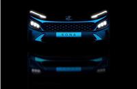 Key changes include a totally redesigned front end, with the current hexagonal grille ditched in a favour of a wider, slimmer item stretching across the Kona's face.