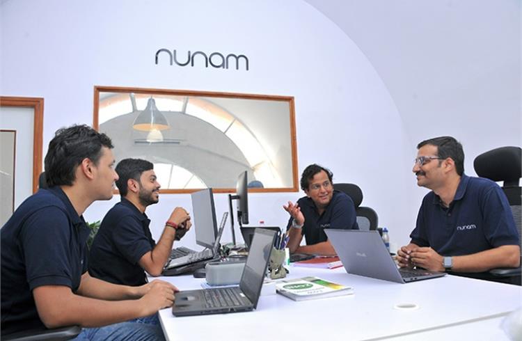 Non-profit German-Indian start-up Nunam is bringing three electric rickshaws to the roads of India. The project also aims to strengthen job opportunities for women in India in particular.