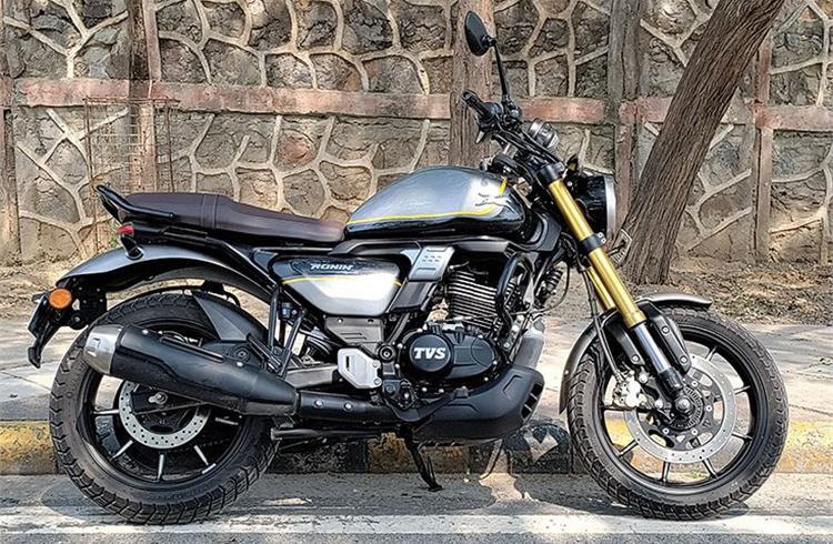 The Ronin's styling is an amalgamation of Scrambler and Cruiser elements.