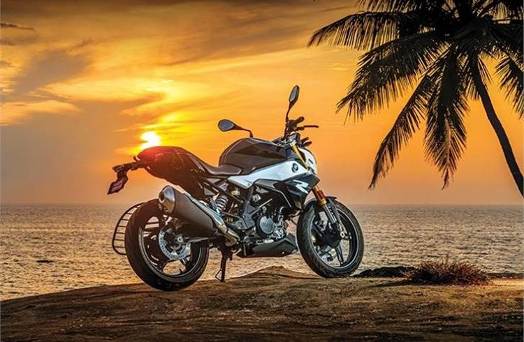
The BMW 310 series – G310 RR, G310 R and G310 GS – has been jointly developed by BMW Motorrad and TVS Motor Co and is locally produced in India from TVS’ state-of-the-art plant in Hosur, Tamil Nadu
