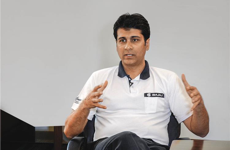 Rajiv Bajaj calls 100% sales mandate for e-2Ws, 3Ws ‘impractical’