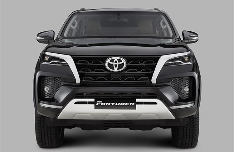 Refreshed Fortuner gets gets a host of exterior and interior changes including a new front bumper, mesh inserts, and redesigned LED headlamps with integrated DRLs.