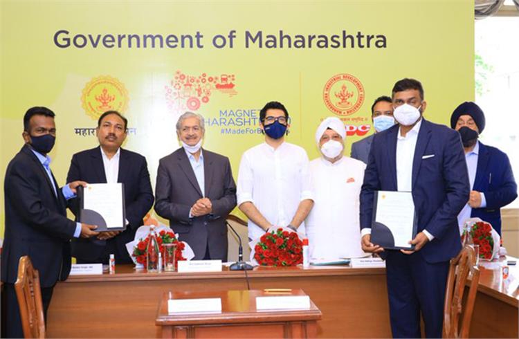The government of Maharashtra and MIDC signed an MoU with Causis E-Mobility to set up an EV production unit in Talegaon. It involves an investment of Rs 2,800 crore. (Twitter/Aaditya Thackeray)