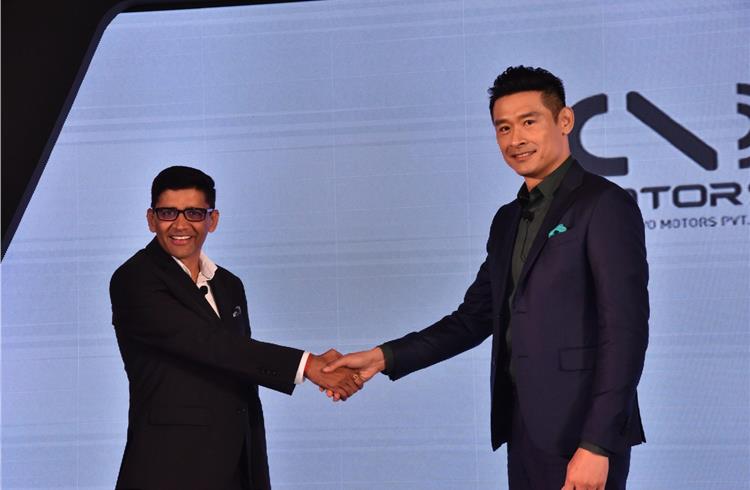 L-R: Parveen Kharb, CEO and co-founder, Twenty Two Motors and Allen Ko, chairman, Kymco.