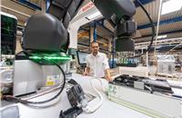 Bosch’s special-purpose machinery has developed a modular manufacturing system. The system is based on a platform with standardized hardware and software interfaces. All other process modules, for example for joining or testing processes, are flexibly integrated as required.