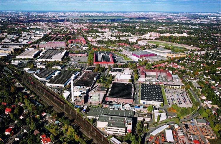 Berlin-Marienfelde site to become competence center for the digitalization of the global Mercedes-Benz production network.