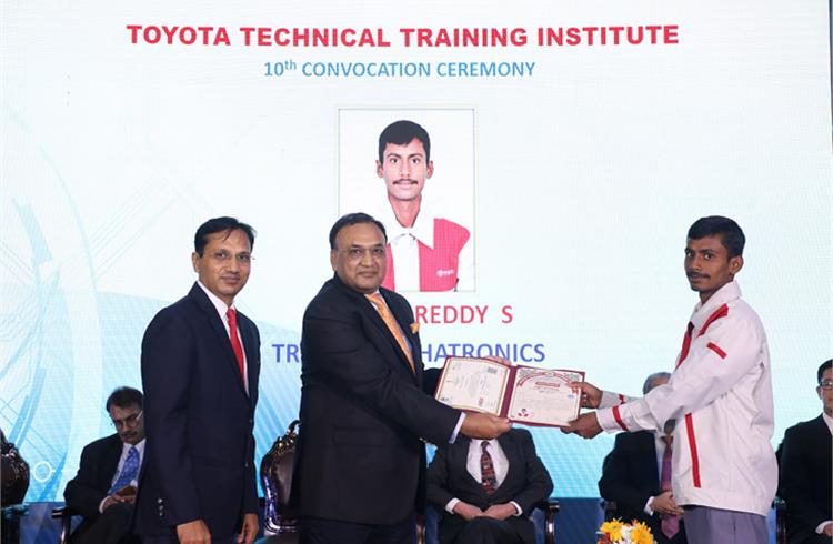 Chief guest Ajay Kumar Jain, CMD of PPAP Automotive and president, Toyota Kirloskar Suppliers’ Association, conferring a degree to a graduating student. 