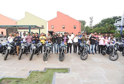 Revolt Intellicorp begins delivery of RV400 bikes in Pune