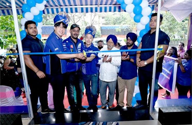 Eishin Chihana inaugurates a BLue Square dealership at Thane, near Mumbai