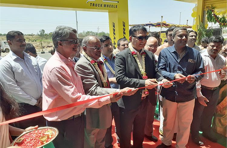 Sanjeev Sharma, general Manager - fleet management (truck bus radial), JK Tyre & Industries today inaugurated the Centre in presence of several dignitaries, including key company officials and dealers