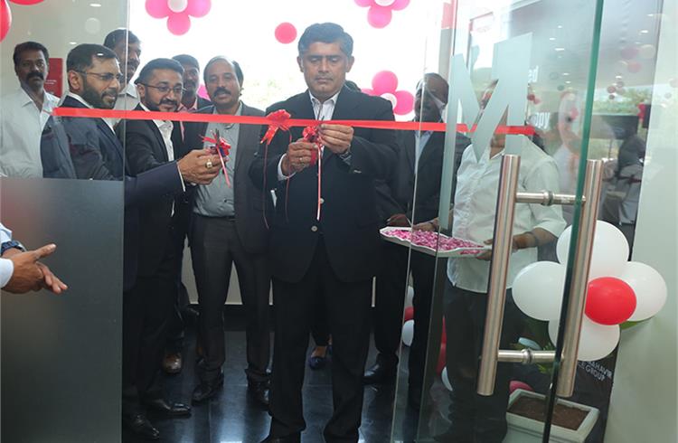 Sr Management Team of Isuzu Motors India and Mahavir ISUZU inaugurates the new service facility in Vizag