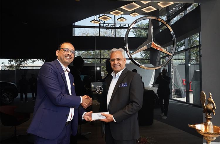 Santosh Iyer, MD & CEO, Mercedes-Benz India & K S Cheema, Chairman and MD of Garnet Motors at the launch of Mercedes-Benz Central Star MAR20X Showroom in Nagpur