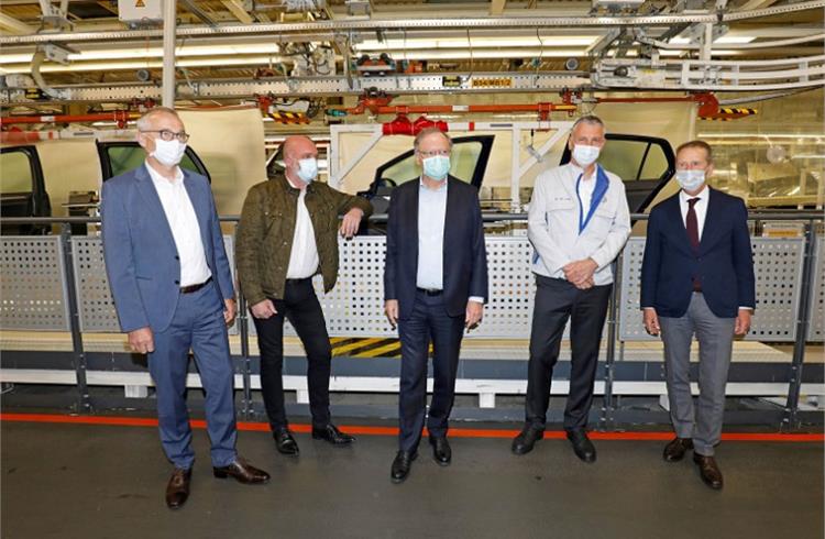 VW resumes production at Wolfsburg factory