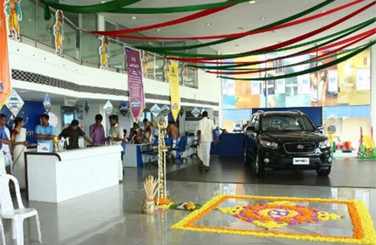 Navratri cheer: Auto October retails grow 18% on YoY basis, shows FADA 