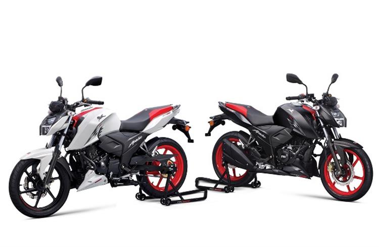 The Apache RTR 160 4V special edition is powered by the same 159.7cc air- and oil-cooled, single-cylinder engine which develops maximum power of 17.55hp and14.73 Nm torque.  