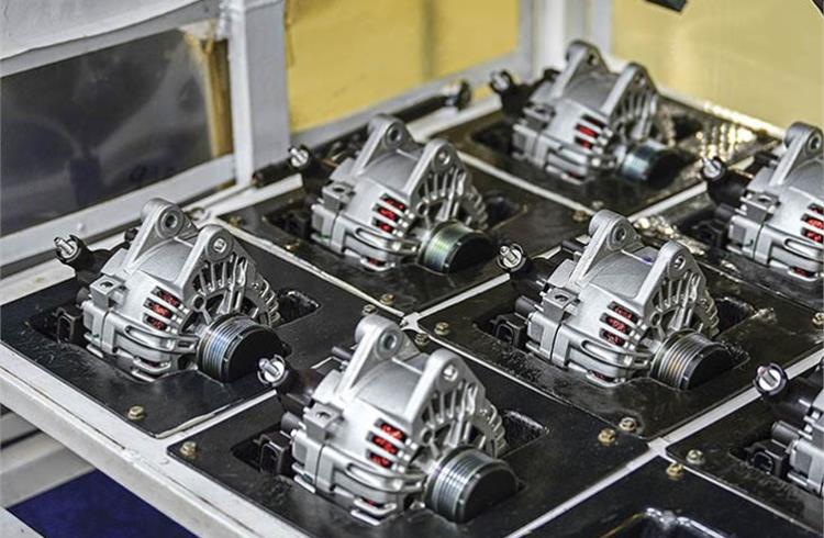 Hyundai develops and manufactures the AMT gearboxes in-house.