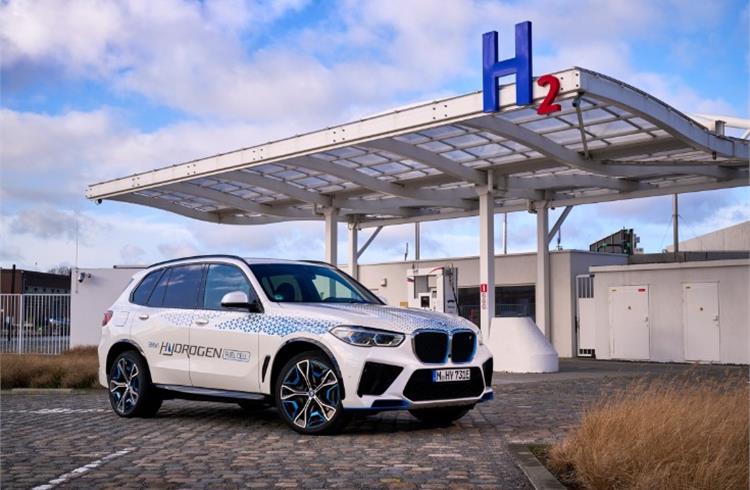 The BMW iX5 Hydrogen has a a range of 504km in the WLTP cycle.