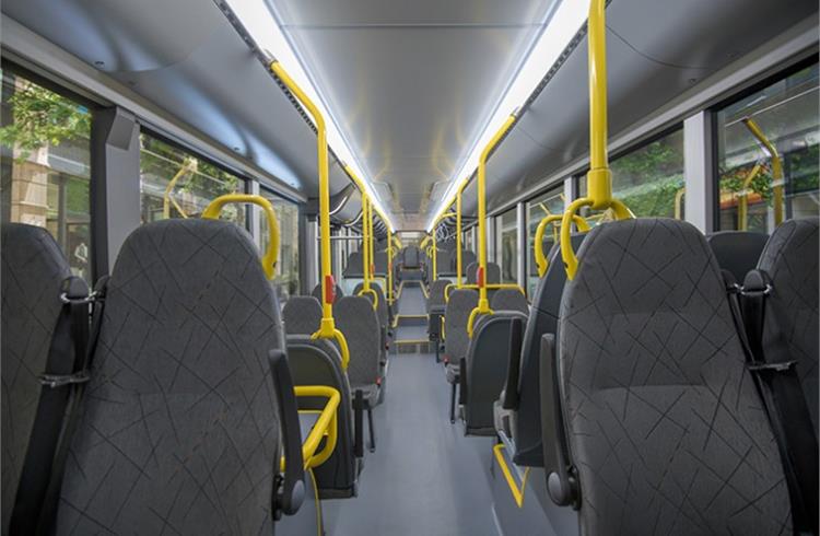 Solaris debuts electric bus for urban and intercity transport: Urbino 15 LE